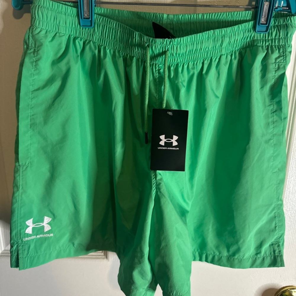 NWT Under Armor Men’s shorts